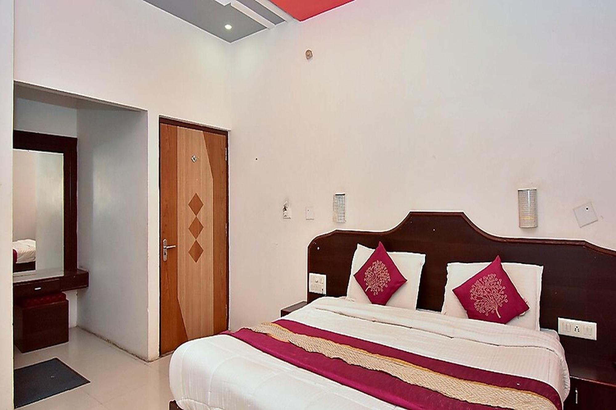 Hotel Deep Palace Near Bus Stand Udaipole Udaipur Exterior photo