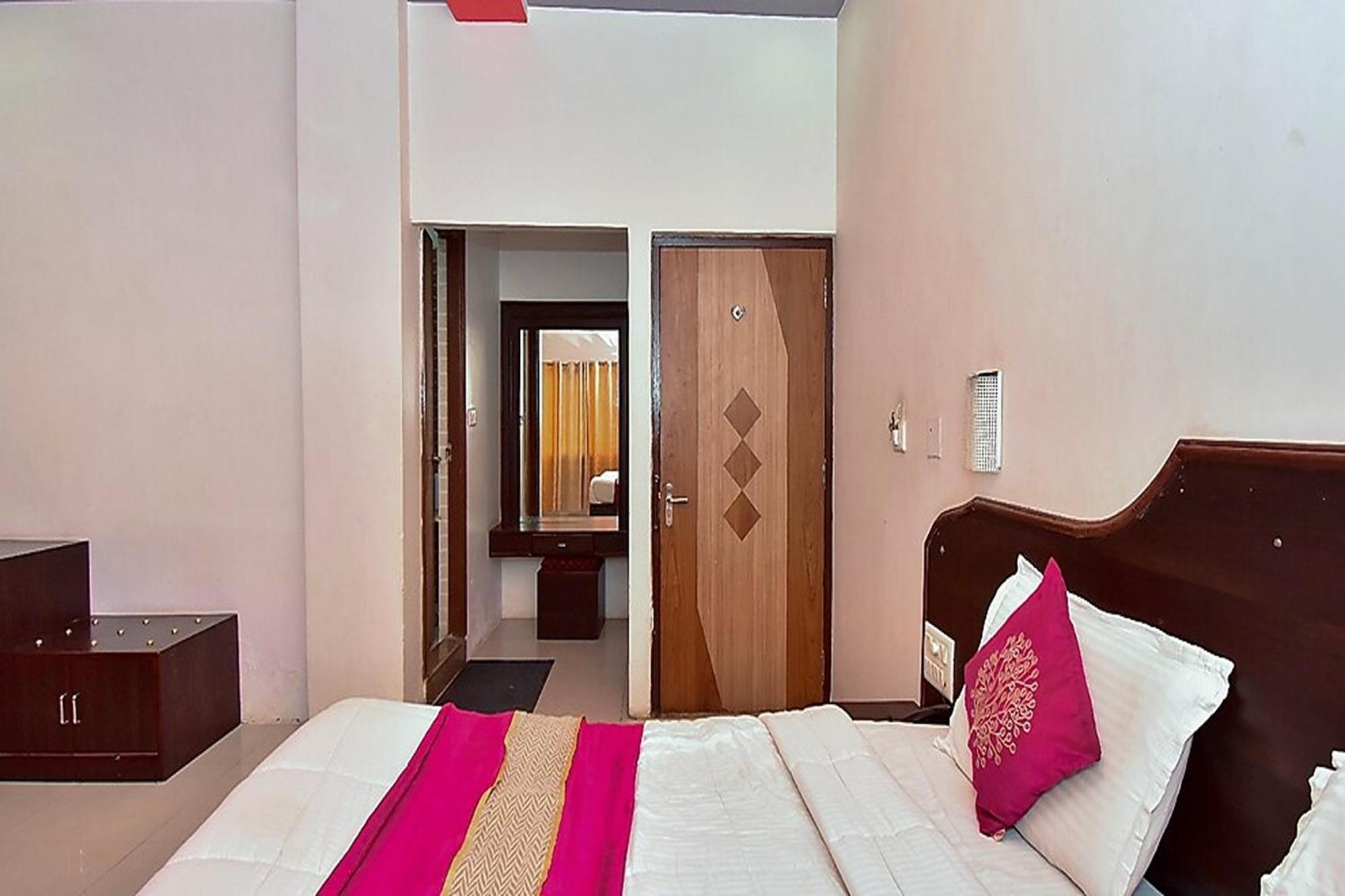 Hotel Deep Palace Near Bus Stand Udaipole Udaipur Exterior photo